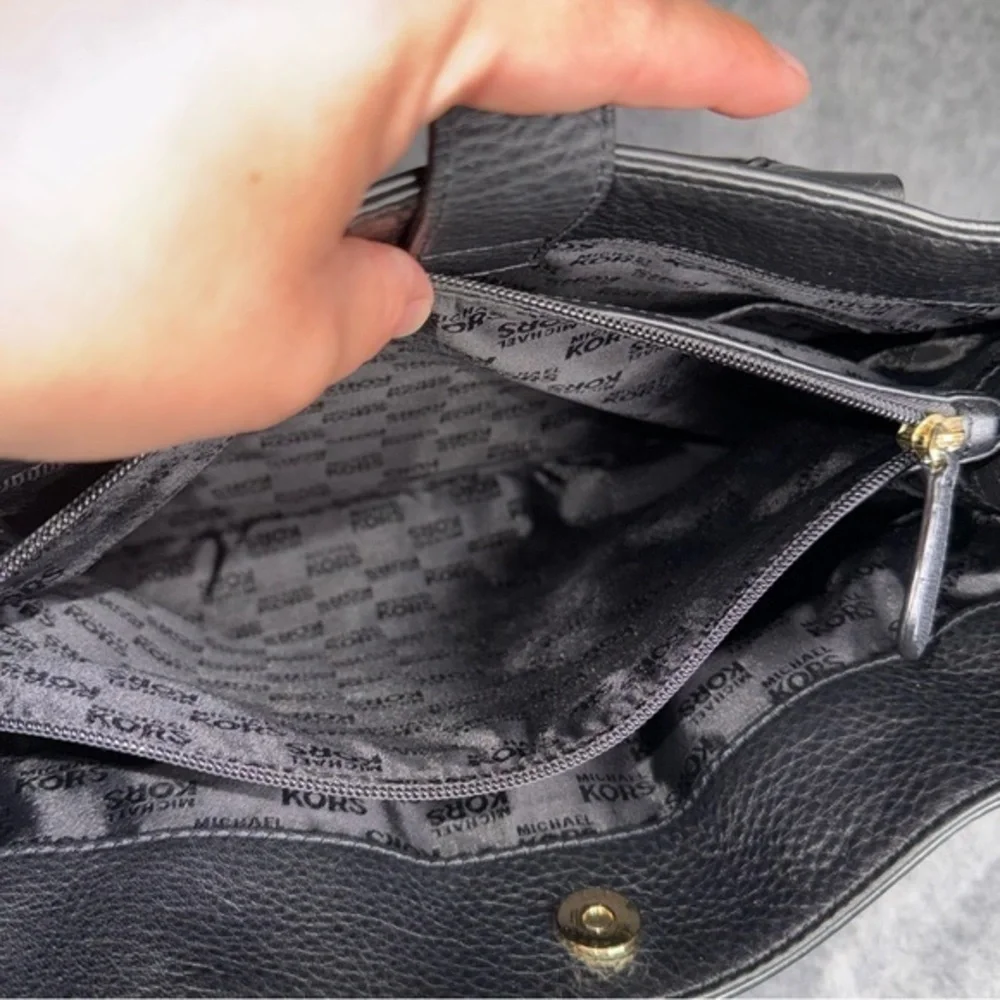 Michael Kors Black Hamilton Soft‎ Pebble Leather Bag - Picture 8 of 11
